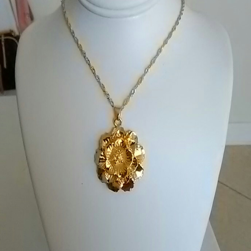 Beautiful 24 karat gold rose necklace